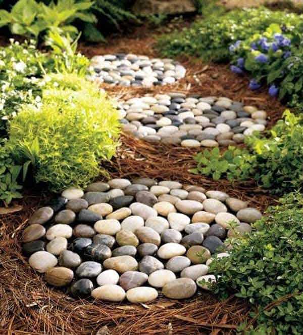 23 Mesmerizing DIY Stepping Stones to Realize for Your Backyard homesthetics decor (15)