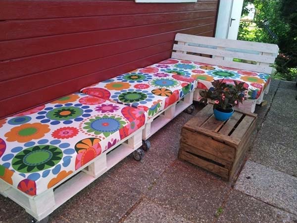26 of The Worlds Best Outside Seating Ideas Design by Up-Cycling Items in DIY Projects homesthetics diy outdoor seating ideas (3)