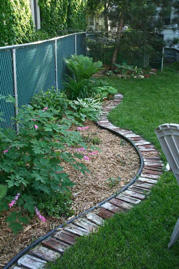 27+ DIY Garden Bed Edging Ideas Ready to Emphasize Your Greenery homesthetics backyard landscaping (24)