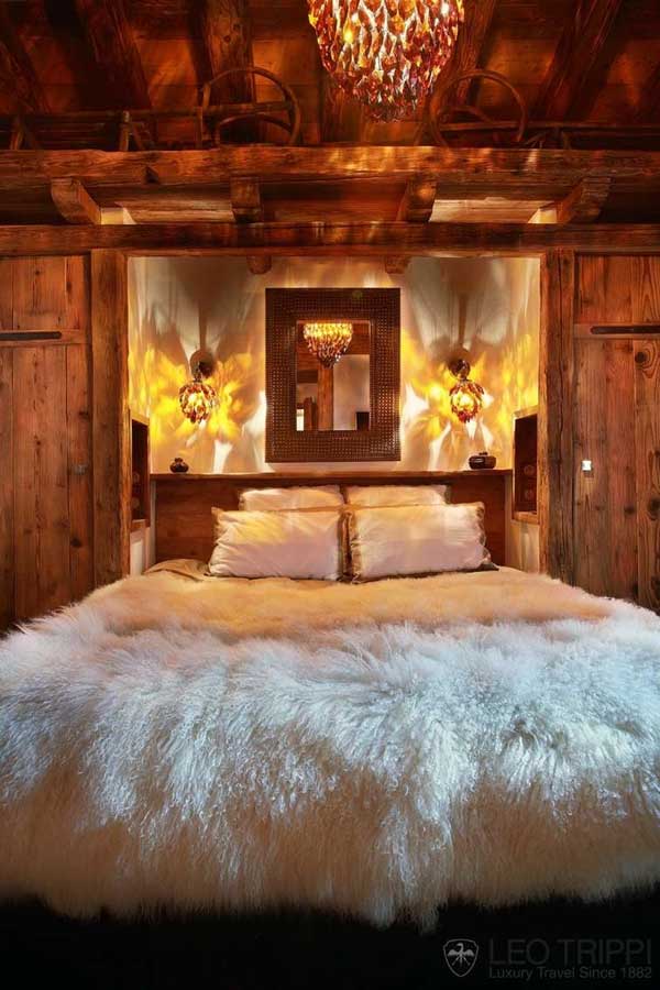 #1 Fluffiness in bedding wooden scenery and Warm Lightning to animate everything