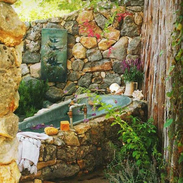 22 Natural Rock Bathtubs Emphasizing Their Spatialities homesthetics cool bathrooms