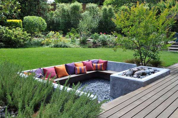 23 Simply Impressive Sunken Sitting Areas For a Mesmerizing Backyard Landscape homesthetics decor (11)