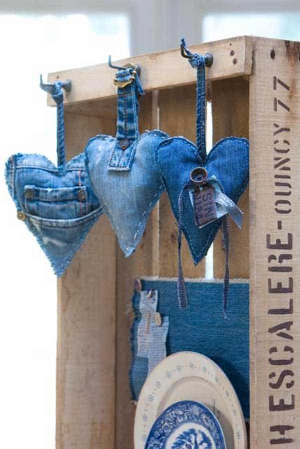 CREATE DENIM HEARTS OUT OF OLD JEANS