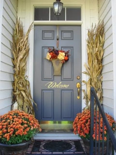 26 Mesmerizing and Welcoming Front Porch Design Ideas 