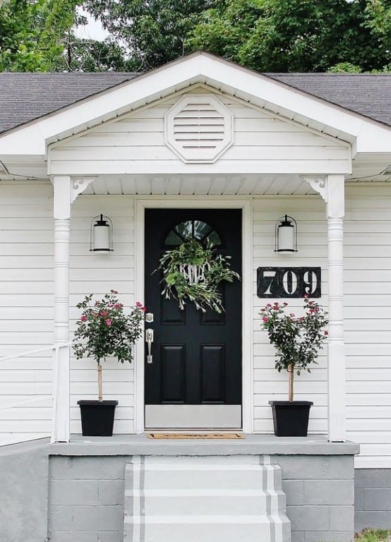 26 Mesmerizing and Welcoming Small Front Porch Design Ideas (8)