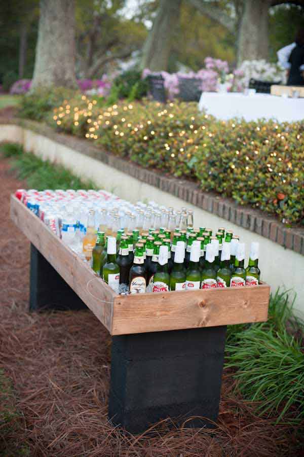 #13 SIMPLE OUTDOOR BAR SERVING DRINKS