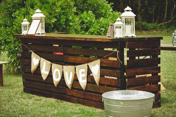 #15 LOVELY OUTDOOR BAR CONSTRUCTED WITH PALLETS