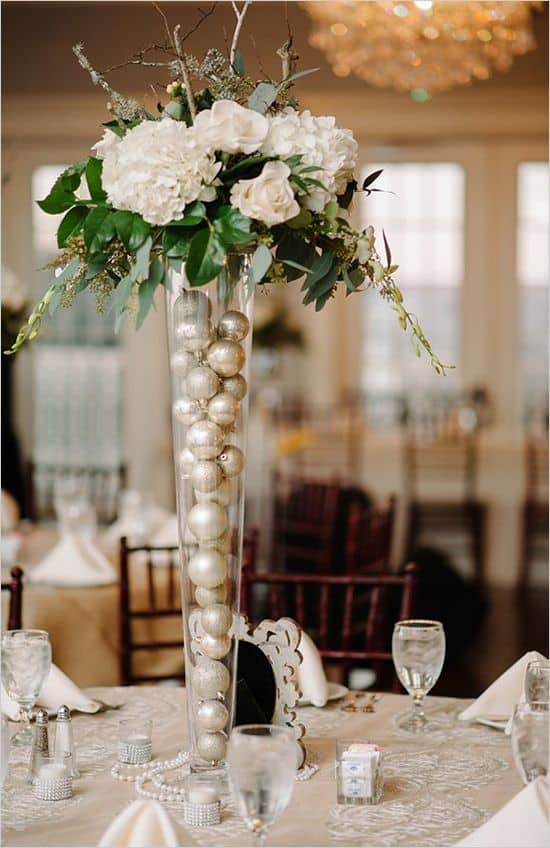 17 Do-it-yourself Elegantly Made Centerpieces For A Winter Wedding (17)