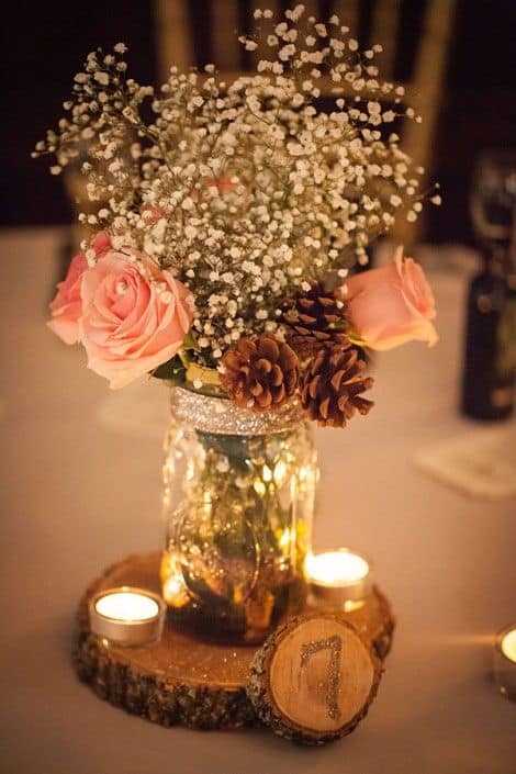17 Do-it-yourself Elegantly Made Centerpieces For A Winter Wedding (18)