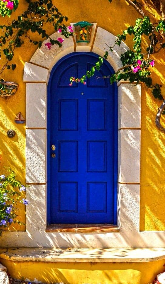 Top 20 Out Of This World Magical Door Designs-homesthetics (9)