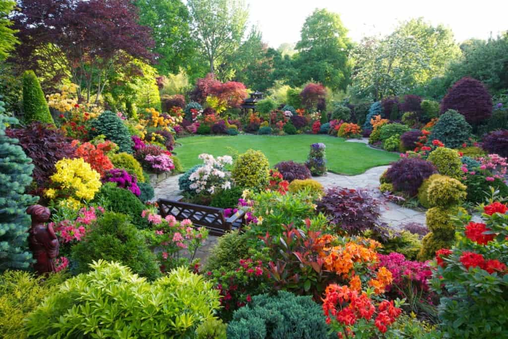 20 Of The Most Beautiful Nature Made And Man Made Flower Gardens In The World 