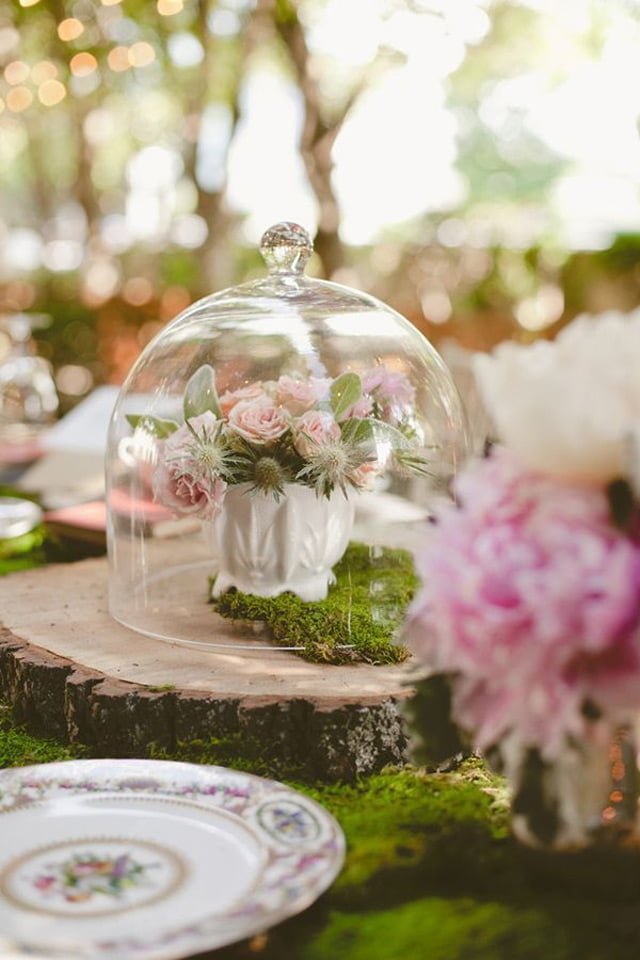 32 Simply Breathtaking Cloche and Bell Jar Decorating Ideas For Magical Weddings homesthetics decor ideas (27)