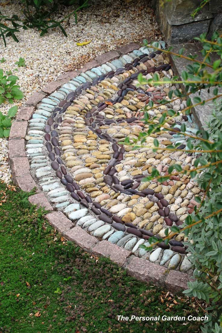 30 Garden Pathway Pebble Mosaic Ideas For Your Home Surroundings (20)