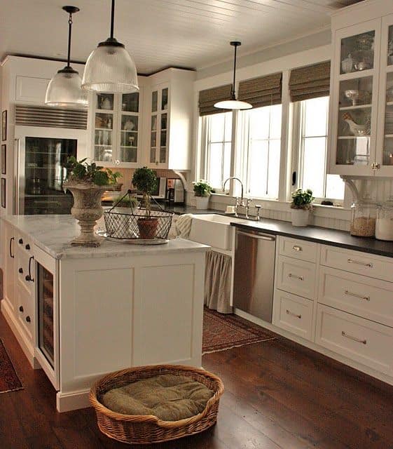 30 Gorgeous Kitchen Cabinets For An Elegant Interior Decor Part 2 Glass Cabinets (22)