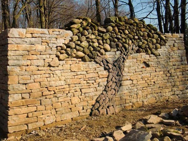 #26 STONE FENCE ILLUSTRATING A STYLIZED TREE