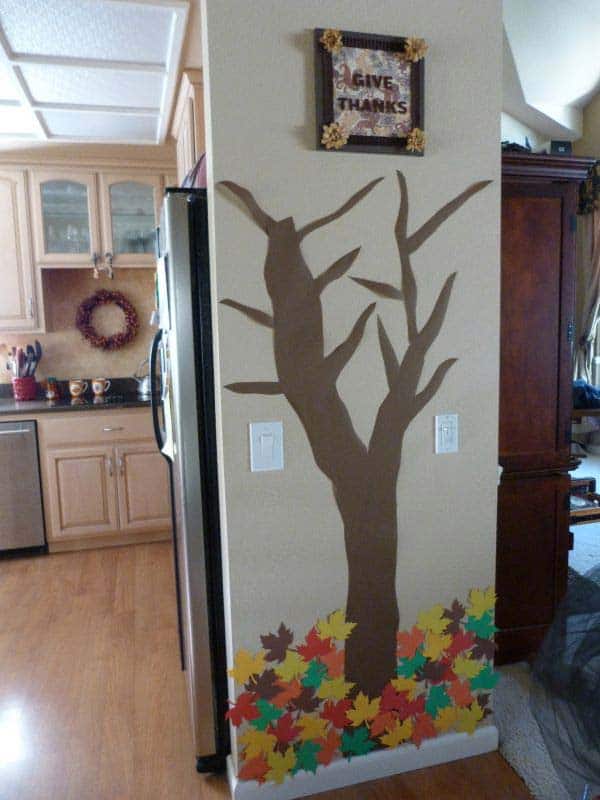 #30 SIMPLE COLORED PAPER FALL DECORATION TO REALIZE WITH YOUR KIDS