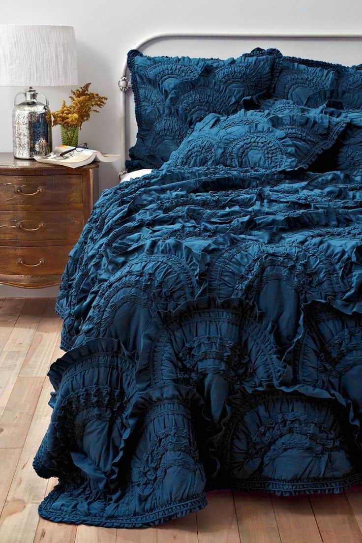 #14 blue comforter and matching pillow cases