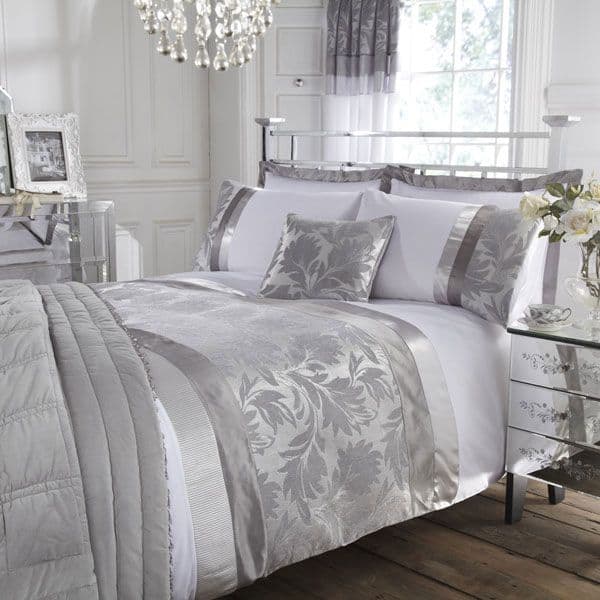 30 Of The Most Chic And Elegant Bed Comforter Designs To Choose From When Shopping And To Keep You Warm This Winter (27)