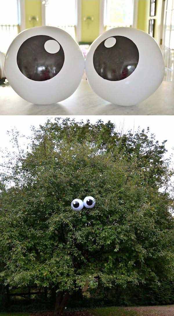 #3 ADD TWO SUPER COOL SPOOKY EYES TO YOUR TREES