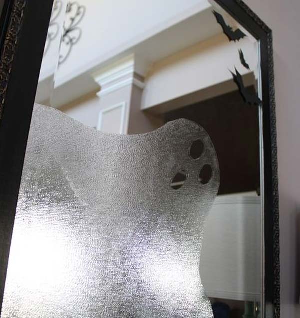 #32 DECORATE YOUR MIRRORS WITH GHOSTS, BATS AND SPIDERS