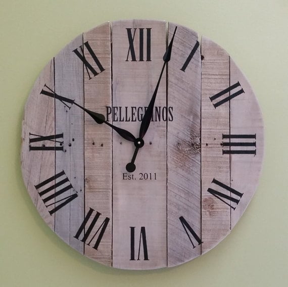 #33 Rustic pallet wood clock