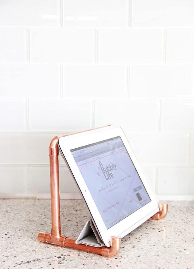 #2 TRANSFORM A COPPER PIPE INTO AN IPOD STAND