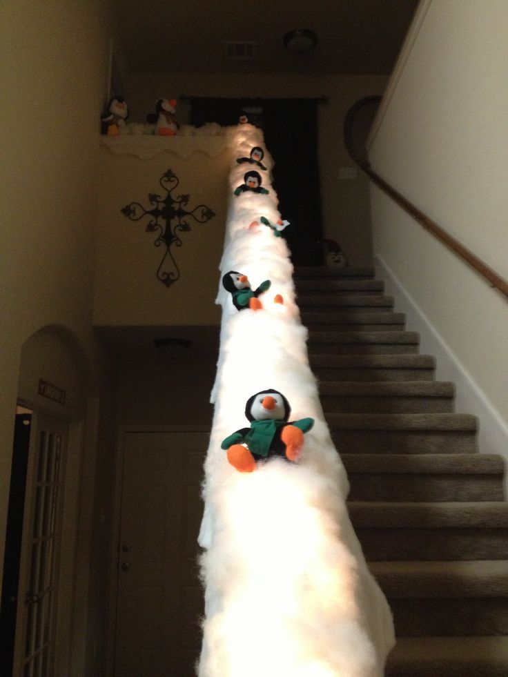 20 Magical And Crafty Ways To Decorate An Indoor Staircase This Christmas (2)
