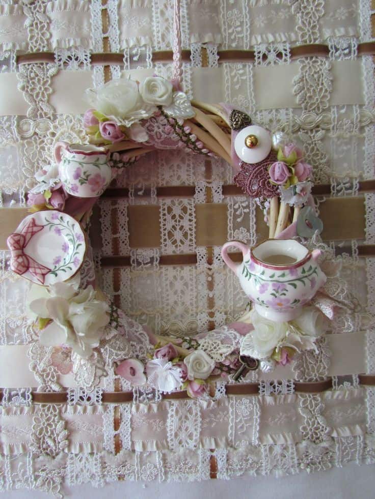 22 Awesomely Shabby Chic Christmas Wreath That Can Be Used All Year Round (16)