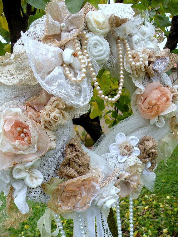 22 Awesomely Shabby Chic Christmas Wreath That Can Be Used All Year Round (18)