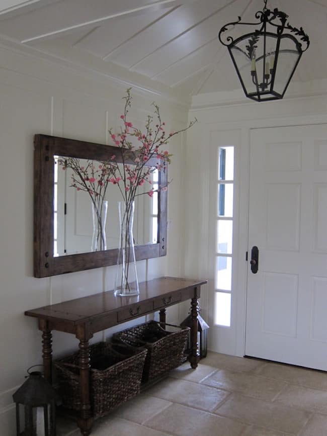 18 Elegant Entryways with Captivating Mirrors-Homesthetics