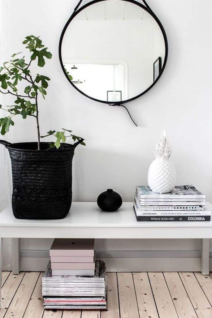 18 Elegant Entryways with Captivating Mirrors-Homesthetics