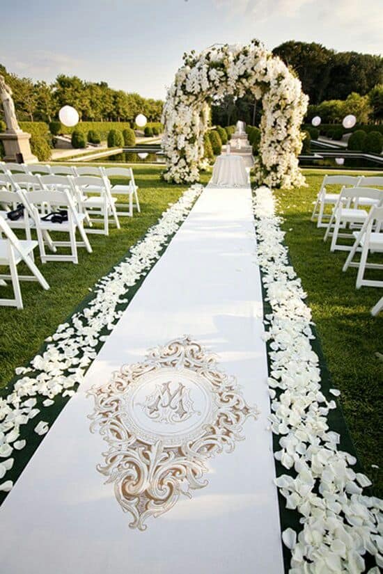 26 Stunningly Beautiful Decor Ideas For Indoor And Outdoor Weddings (20)