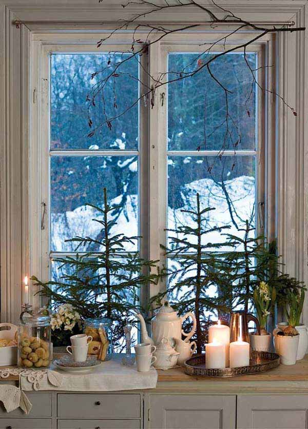 30 Insanely Beautiful Last-Minute Christmas Windows Decorating Ideas homesthetics decor (24)