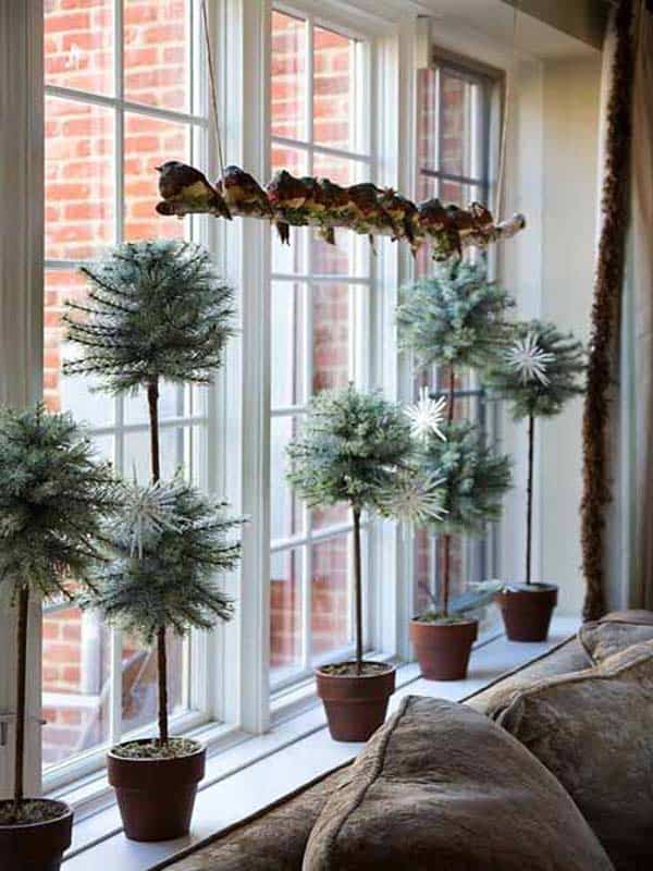 30 Insanely Beautiful Last-Minute Christmas Windows Decorating Ideas homesthetics decor (26)