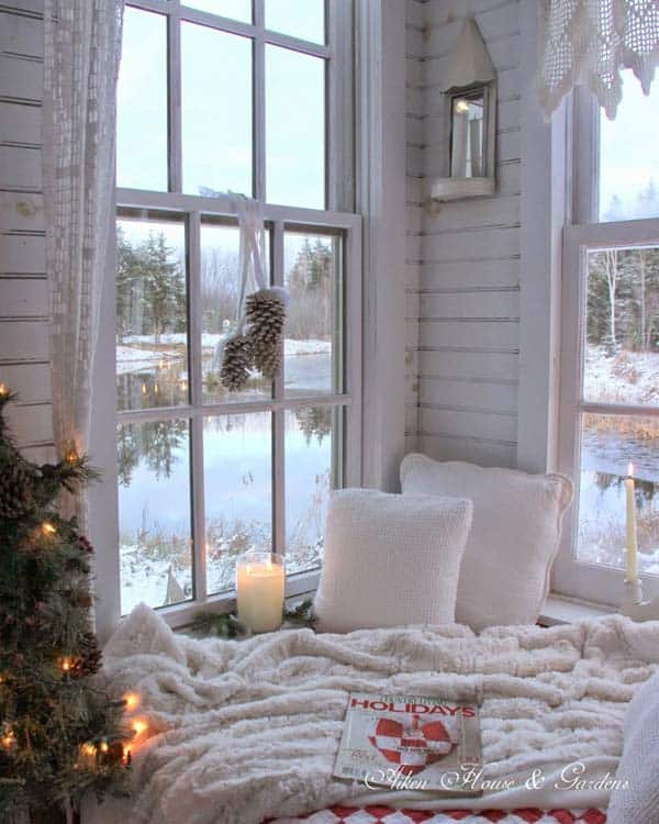 30 Insanely Beautiful Last-Minute Christmas Windows Decorating Ideas homesthetics decor (30)