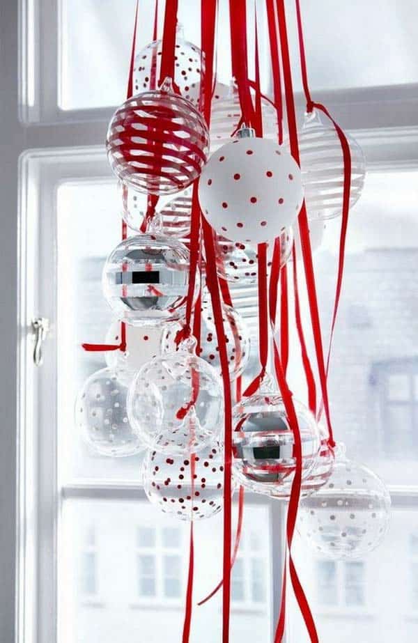 30 Insanely Beautiful Last-Minute Christmas Windows Decorating Ideas homesthetics decor (9)