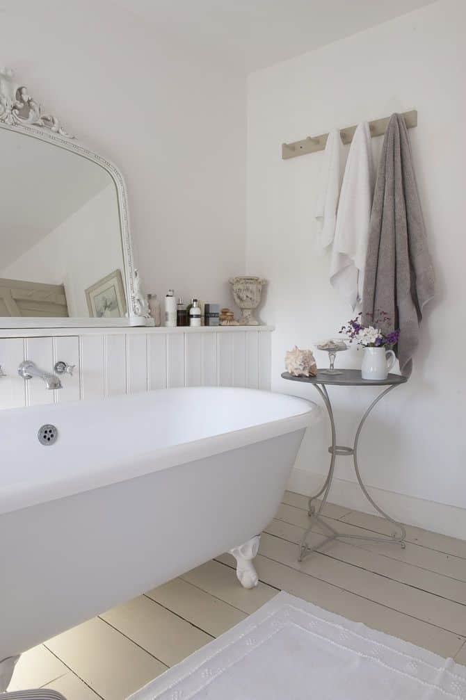 18 Shabby Chic Bathroom Ideas Suitable For Any Home (2)