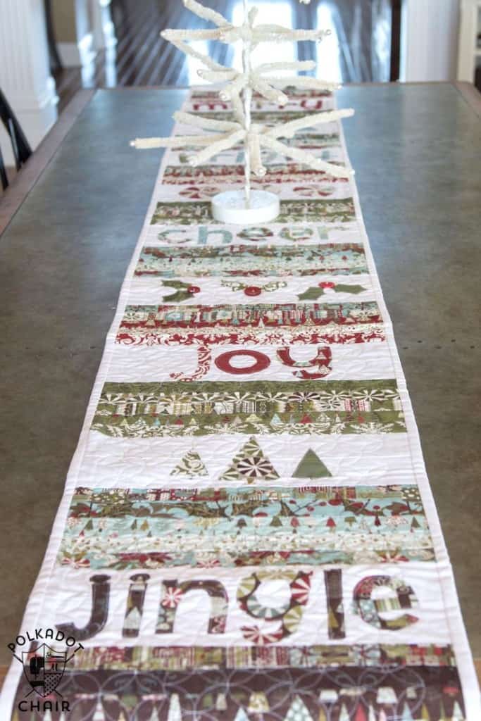 17 DIY Quilted Table Runner Ideas For All Year Round