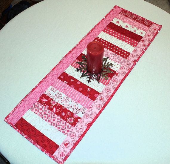 20 DIY Quilted Table Runner Ideas For All Year Round (5)