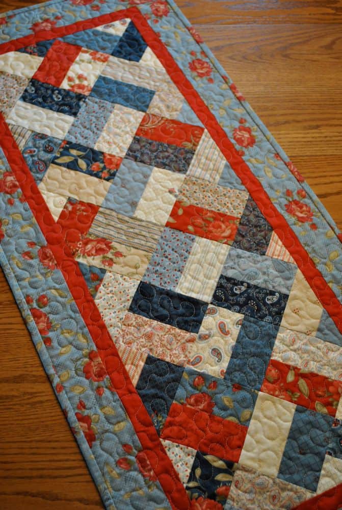 20 DIY Quilted Table Runner Ideas For All Year Round (7)