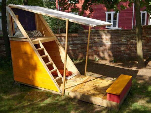 SMALL TRIANGULAR FORT WITH IT`S OWN PATIO