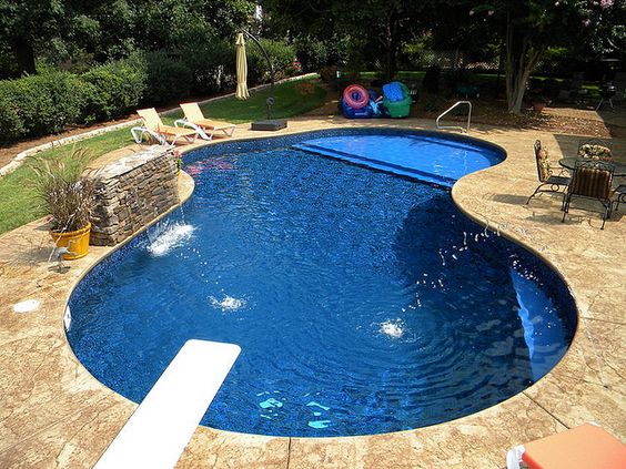 19 Swimming Pool Ideas For A Small Backyard (10)