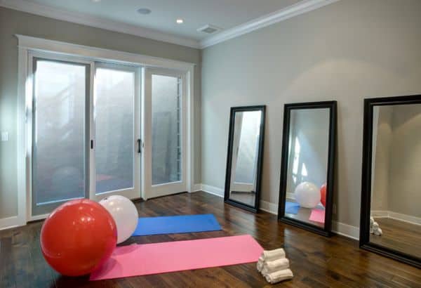 Simple light hues can emphasize a the feeling of space in your home gym