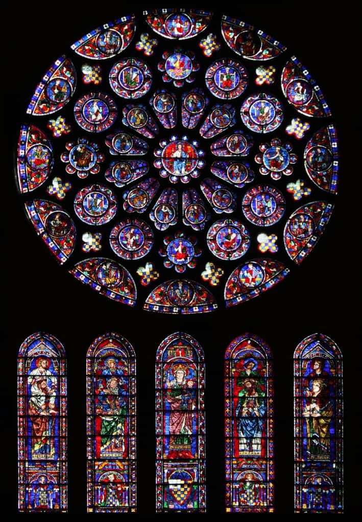 South_rose_window_of_Chartres_Cathedral01