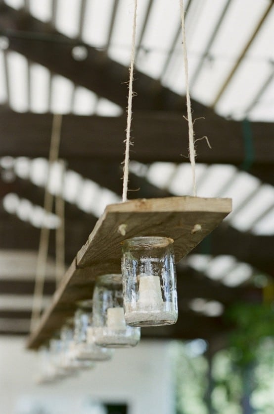 #32. MASON JARS AND WOODEN PALLET WOOD LIGHTING FIXTURE