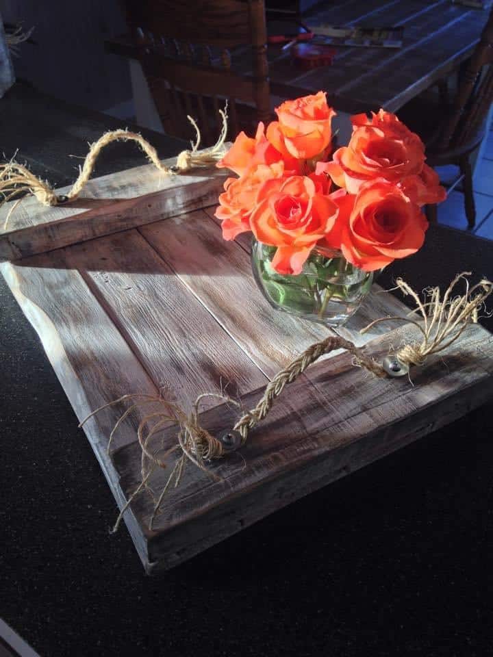 #7. PALLET PROJECTS - ROPE AND WOOD BREAKFAST IN BED TRAY