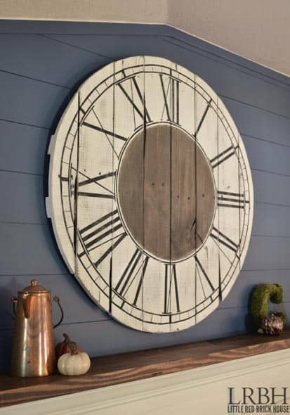  ELEGANT NAVY WOOD CLOCK