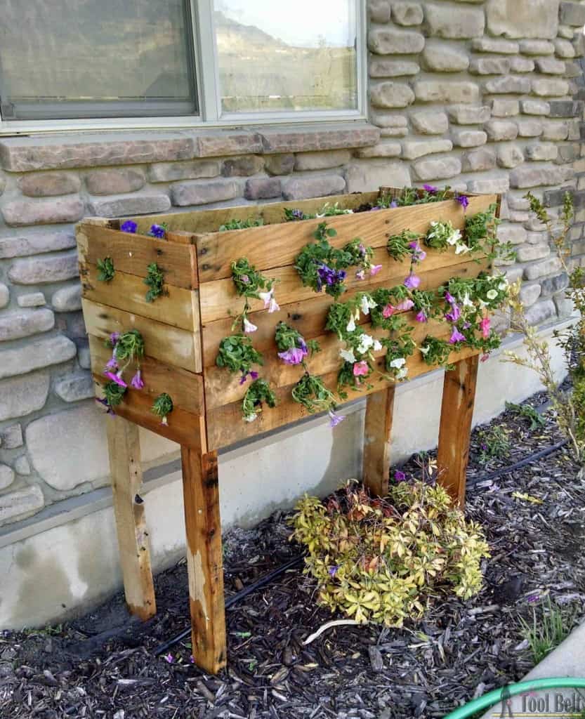 #9. DIY PALLET PLANTER