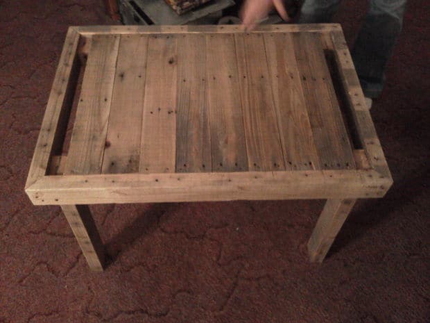 PALLET END TABLE FROM REUSED WOOD