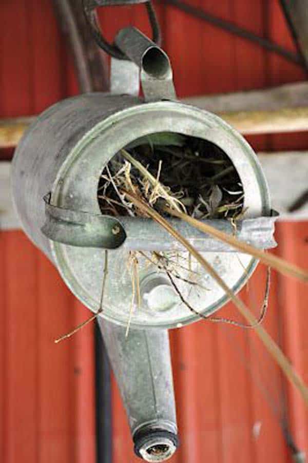 Simple_and Ingeniou_ DIY_Birdhouse_Ideas_for_Your_ Garden_homesthetics_diy (18)